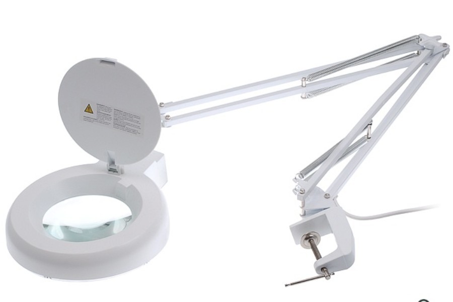 Lupa podświetlana MAG-LAMP27